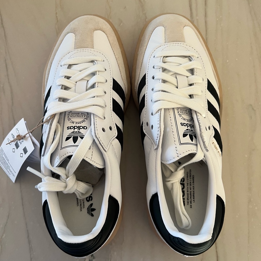 Adidas Originals Sambae Women’s (new in box, never been worn)
